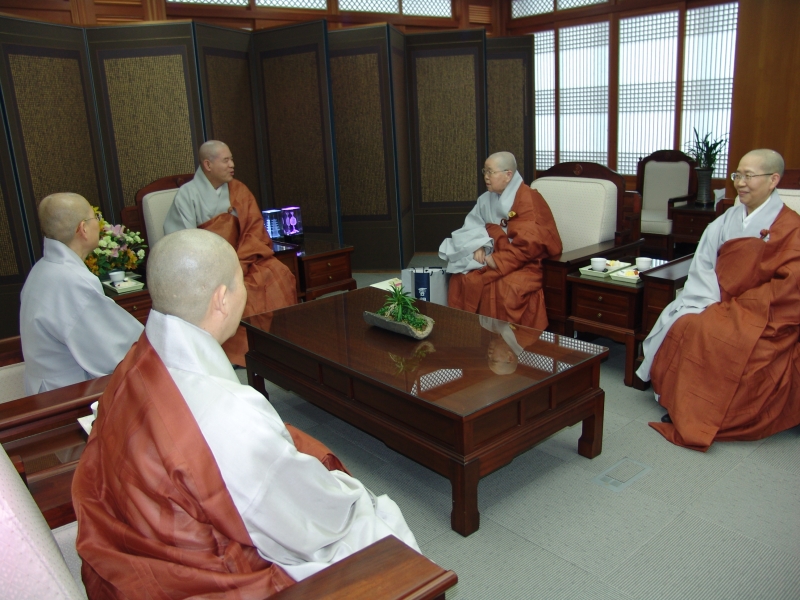 2011.01.04_전국비구니회 예방 (3)
